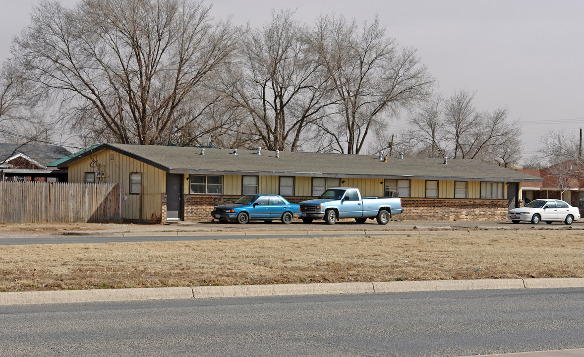 1218 37th St in Lubbock, TX - Building Photo