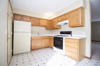 4715 Bennett Rd in Toledo, OH - Building Photo - Building Photo