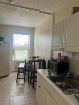 2358 SW 18th St in Miami, FL - Building Photo