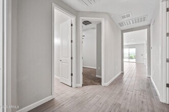 2111 E Questa Dr in Phoenix, AZ - Building Photo - Building Photo