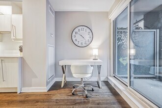 179 Queen St W in Toronto, ON - Building Photo - Building Photo