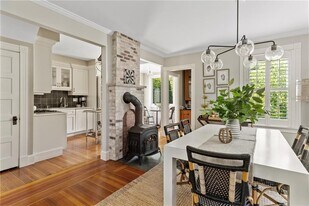 21 John St in Newport, RI - Building Photo