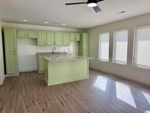 5 21st Ct NW in Center Point, AL - Foto de edificio - Building Photo