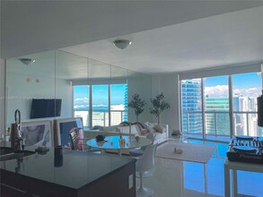 475 Brickell Ave, Unit 4812 in Miami, FL - Building Photo - Building Photo