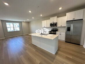 8692 Kenyon Ct NE in Minneapolis, MN - Building Photo - Building Photo