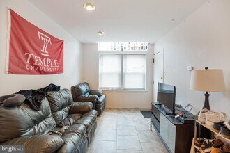 2009 N 15TH St-Unit -1 in Philadelphia, PA - Building Photo - Building Photo