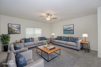1317 Woodwinds Dr in Fort Worth, TX - Foto de edificio - Building Photo