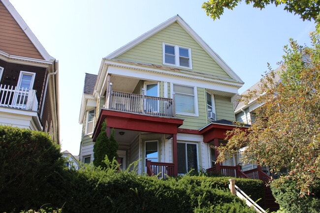 2621 S Howell Ave, Unit 2621