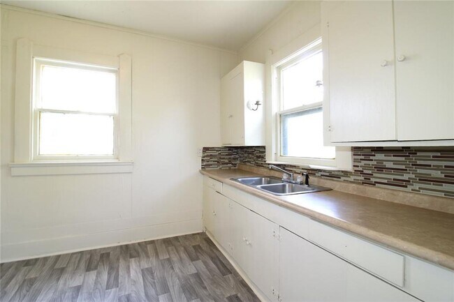 1280 Harrison Ave in Beaumont, TX - Building Photo - Building Photo