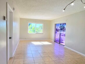 3300 NE 10th Ter, Unit 61 in Pompano Beach, FL - Foto de edificio - Building Photo