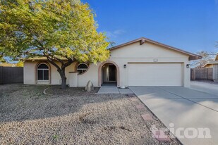 4140 W Pershing Ave in Phoenix, AZ - Building Photo