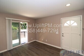 3838 Avocado Blvd in La Mesa, CA - Building Photo - Building Photo