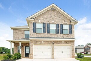 564 Hideaway Dr in Jonesboro, GA - Building Photo