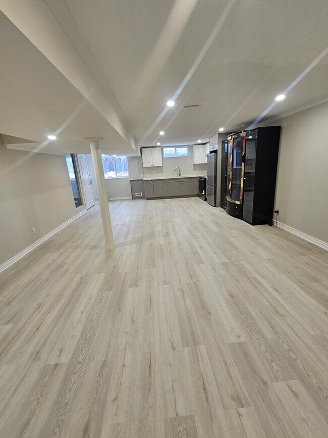 13076 Keele St in King City, ON - Building Photo - Building Photo