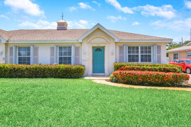 property at 527 W Jasmine Dr