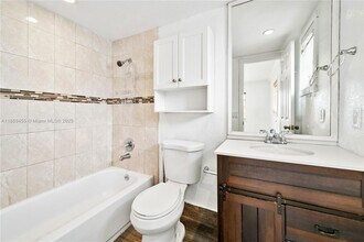 8650 SW 109th Ave in Miami, FL - Building Photo - Building Photo