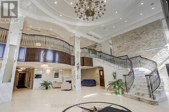 89 S Town Centre Blvd in Markham, ON - Building Photo - Building Photo