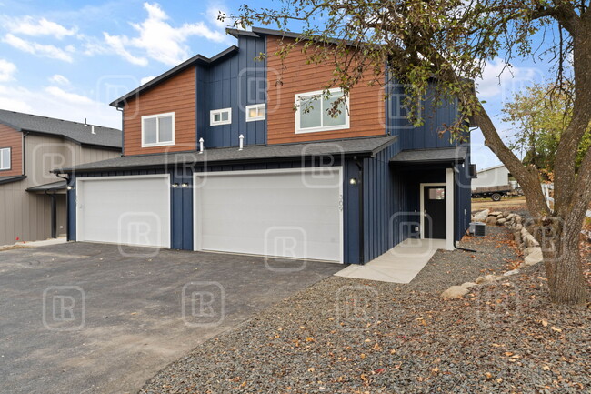 301 S Grady Ln in Spokane Valley, WA - Building Photo - Building Photo