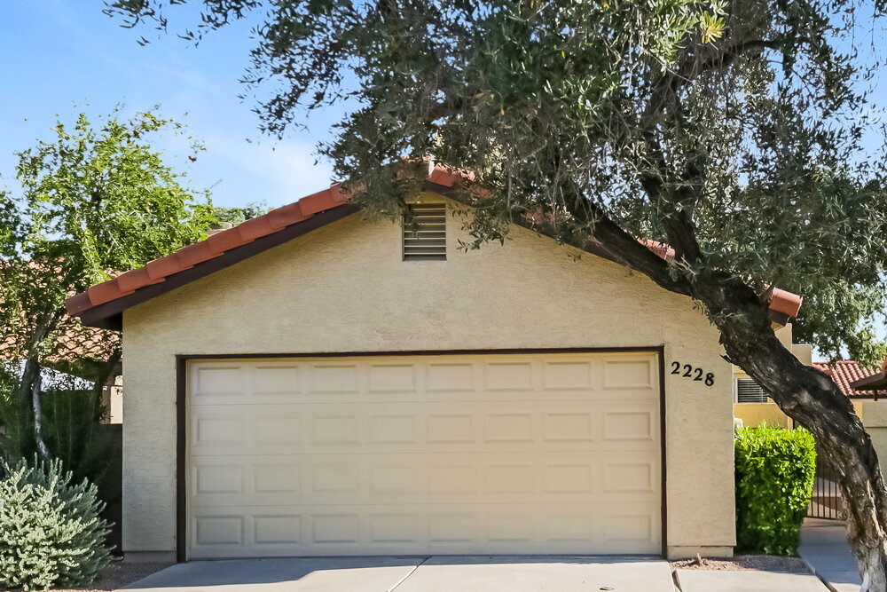 2228 E Flossmoor Ave in Mesa, AZ - Building Photo
