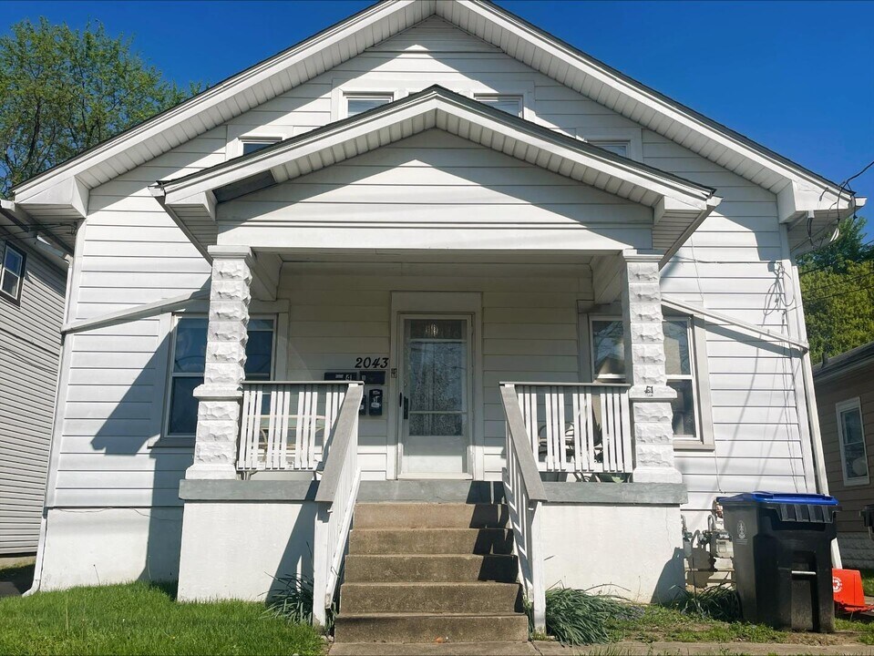 2043 S Shelby St in Louisville, KY - Building Photo