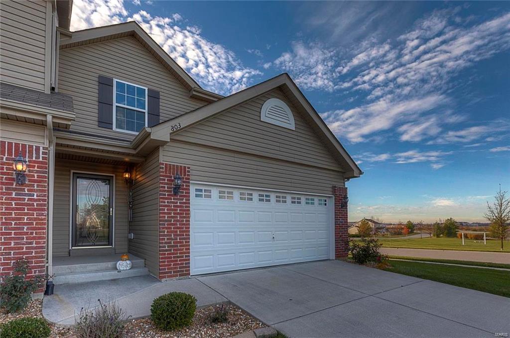 803 Foxgrove Dr in Fairview Heights, IL - Building Photo