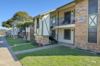 Runnymede in Austin, TX - Building Photo - Primary Photo