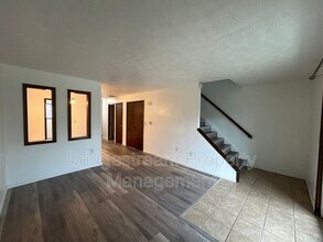 7732 Betsy Ross Cir in Dayton, OH - Building Photo - Building Photo