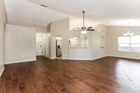 8778 Hammond Forest Dr in Jacksonville, FL - Building Photo - Building Photo