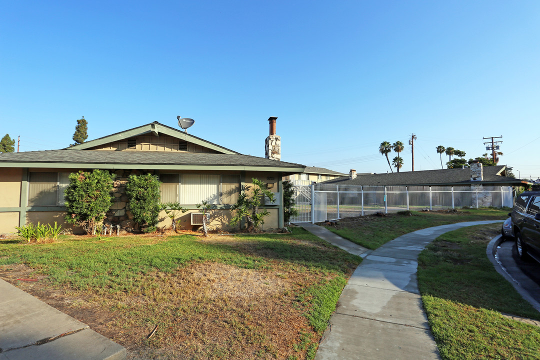 12081-12091 Adrian St in Garden Grove, CA - Building Photo