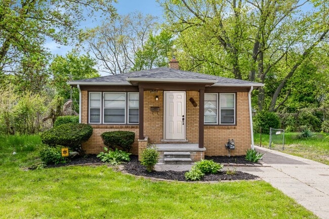 16895 Lenore Ave in Detroit, MI - Building Photo - Building Photo