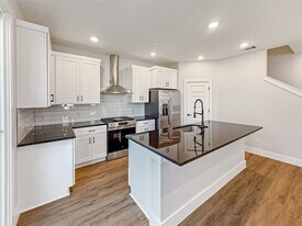 5601 Mobeetie Lp in Bee Cave, TX - Building Photo