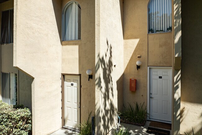 Villas at Harbor Pointe in Pinole, CA - Building Photo - Building Photo