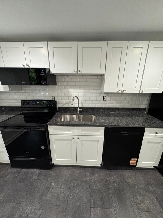 12 Ingram Ave, Unit 1 in Pittsburgh, PA - Building Photo