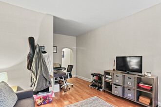 3034 Guilford Ave in Baltimore, MD - Building Photo - Building Photo