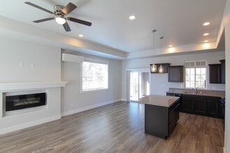 1984 Goren Ct in Redding, CA - Building Photo - Building Photo