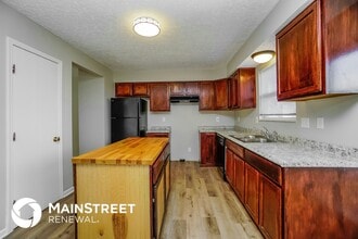 458 Pruden Dr in Pickerington, OH - Foto de edificio - Building Photo