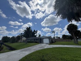 116 Morningside Rd in Venice, FL - Building Photo