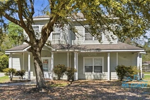 125 Earle Taylor Ln in Ocean Springs, MS - Building Photo