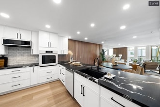 2414 Front St in San Diego, CA - Foto de edificio - Building Photo