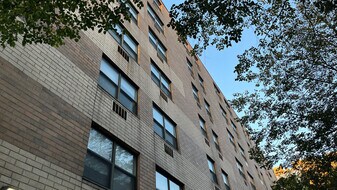 2905 Frederick Douglass Boulevard in New York, NY - Foto de edificio - Building Photo