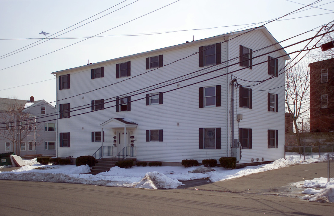 264-274 E Dwight St in Holyoke, MA - Building Photo