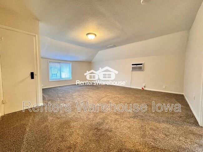 212 N 13th St in Adel, IA - Building Photo - Building Photo