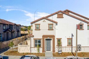 24122 Tuscany Ave in Murrieta, CA - Building Photo