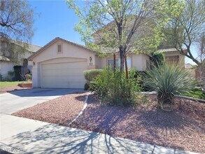 2467 Sheltered Meadows Ln in Henderson, NV - Building Photo - Building Photo