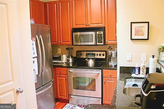 property at 10 Perimeter Summit Blvd