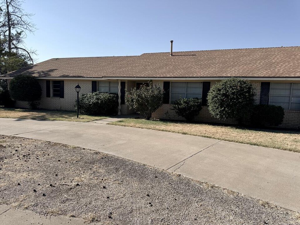 4252 Candy Ln in Odessa, TX - Building Photo