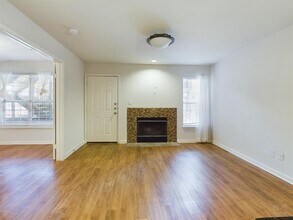 7685 Northcross Dr in Austin, TX - Building Photo - Building Photo