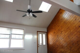 58 W Greystone Rd in Old Bridge, NJ - Building Photo - Building Photo