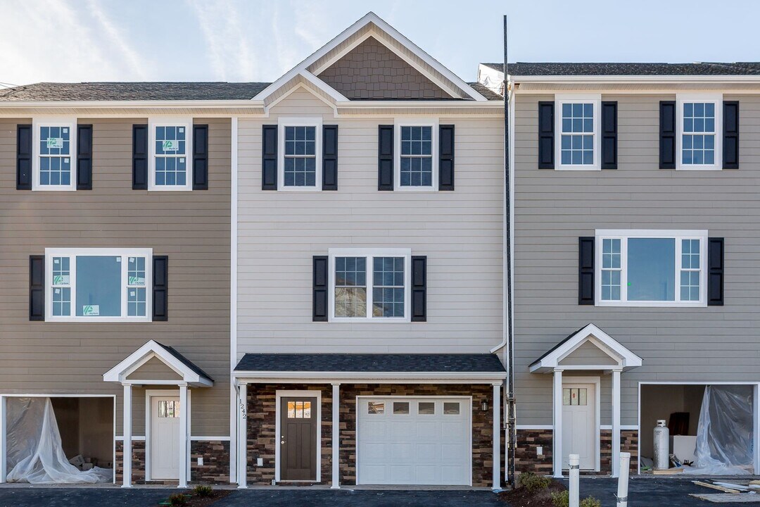 1174 Harvest Ct in Harrisonburg, VA - Building Photo