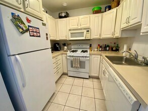 111 W 8th St in Boston, MA - Building Photo - Building Photo